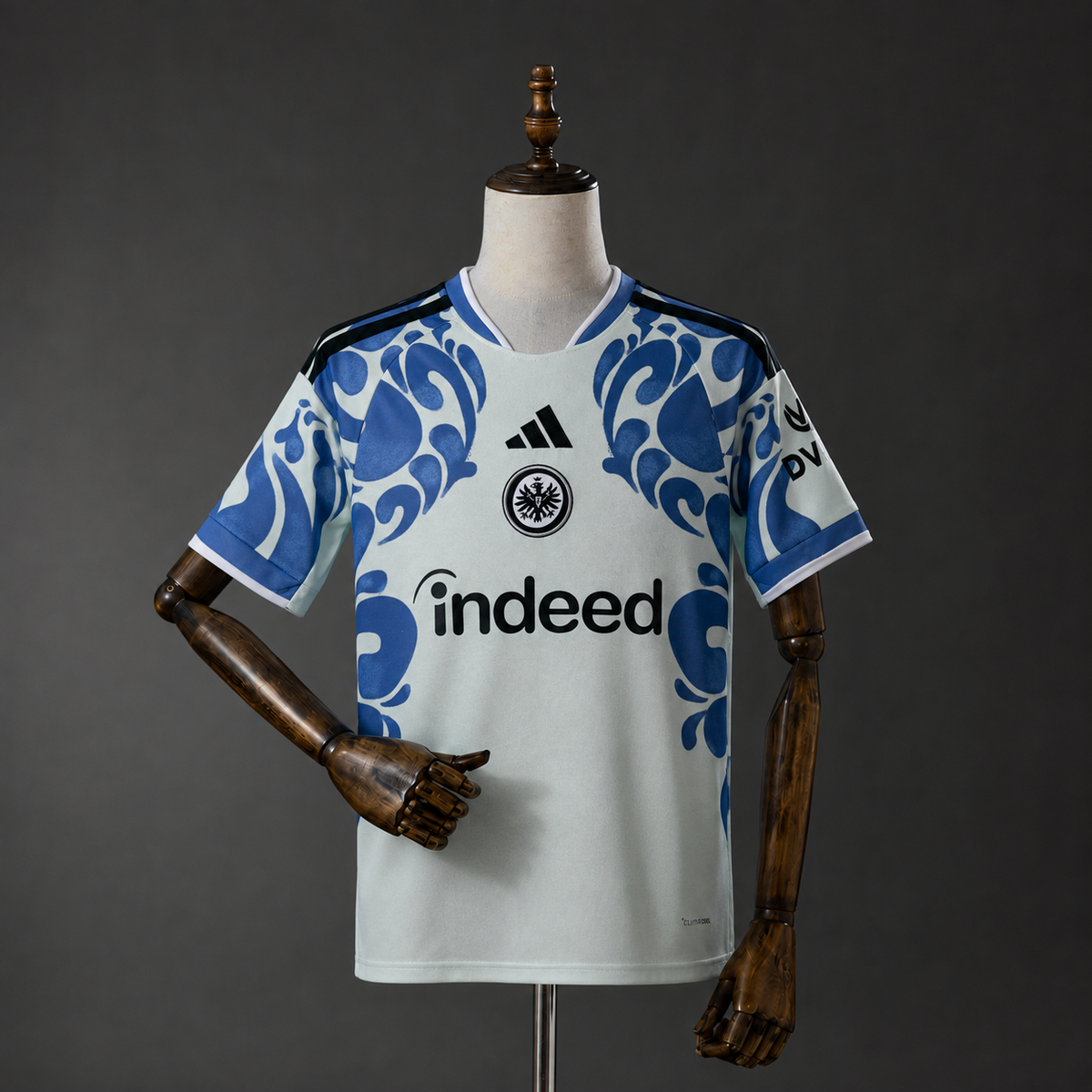 Frankfurt 26/27 Third kit