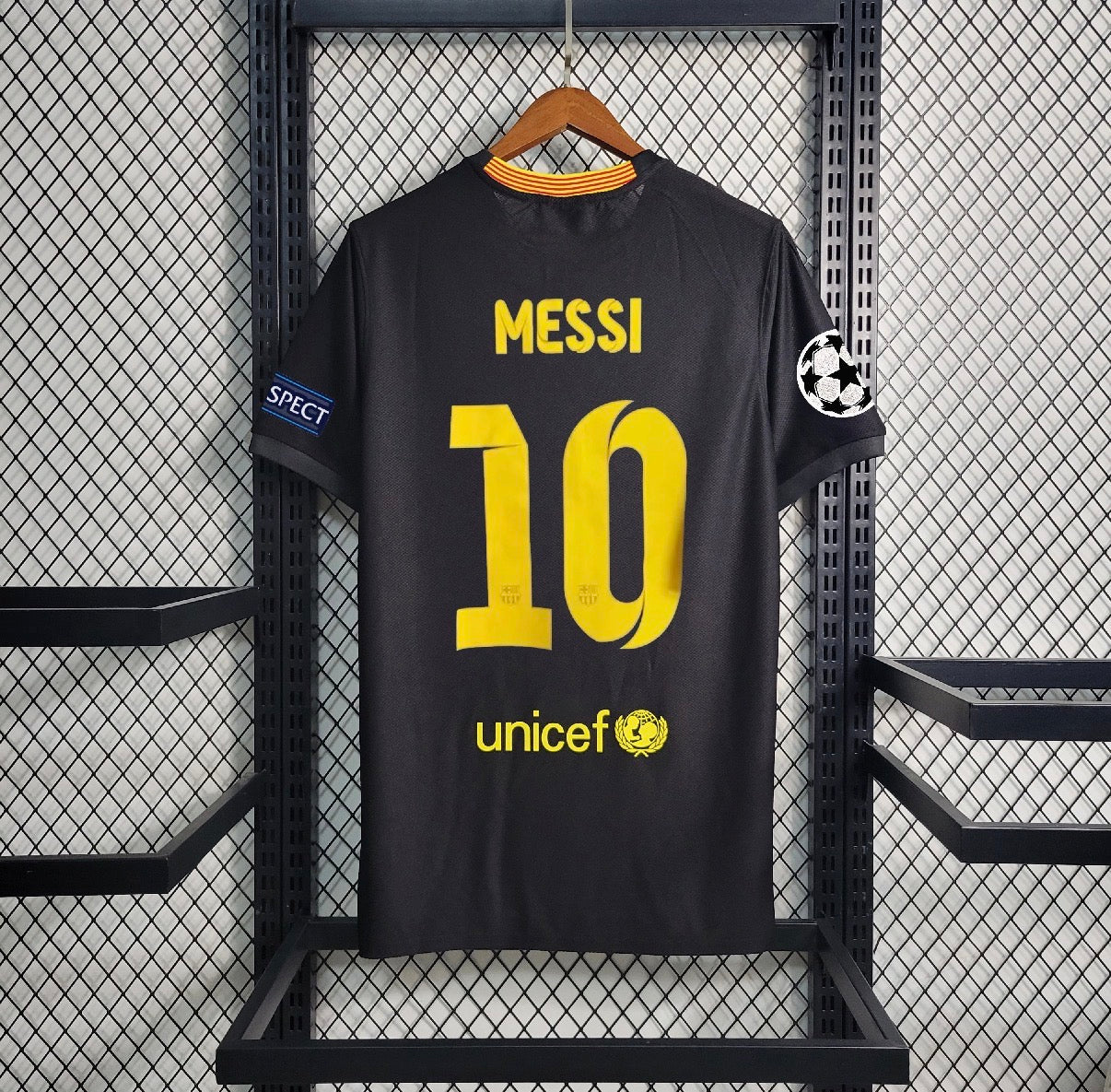 Barcelona 13/14 Away kit