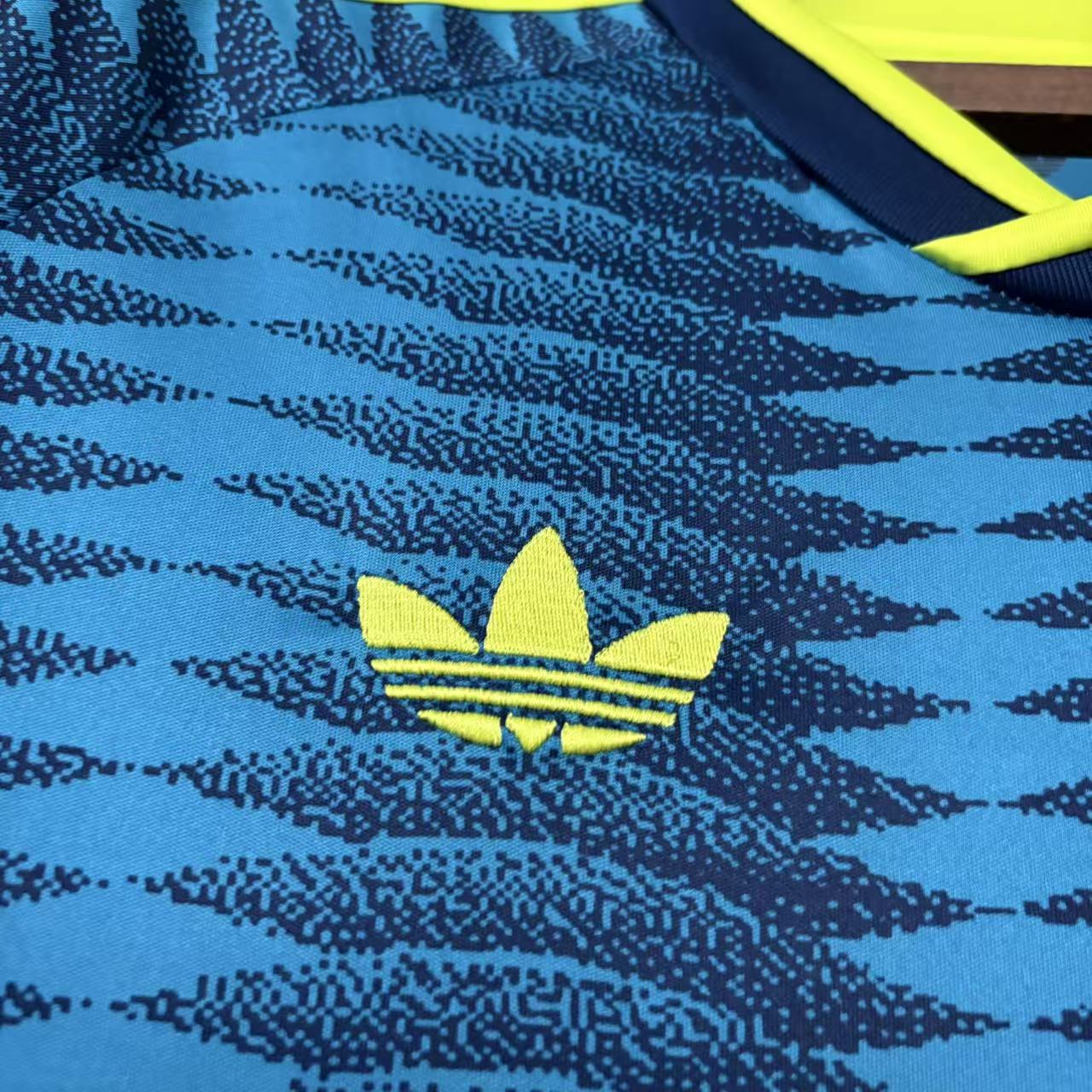 Colombia 2026 WC Away kit