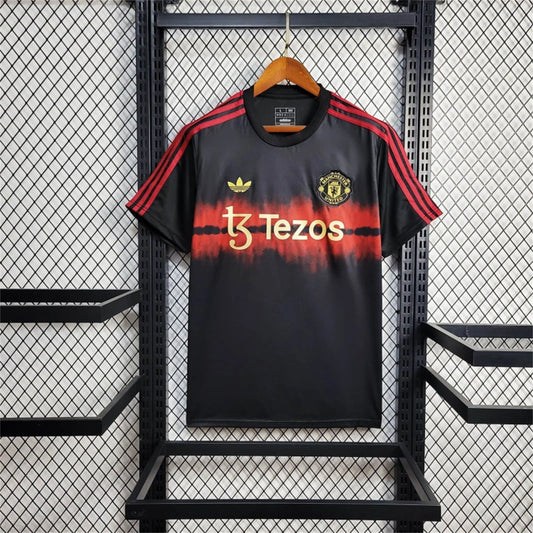 Manchester United 25/26 Pre-Match Training kit