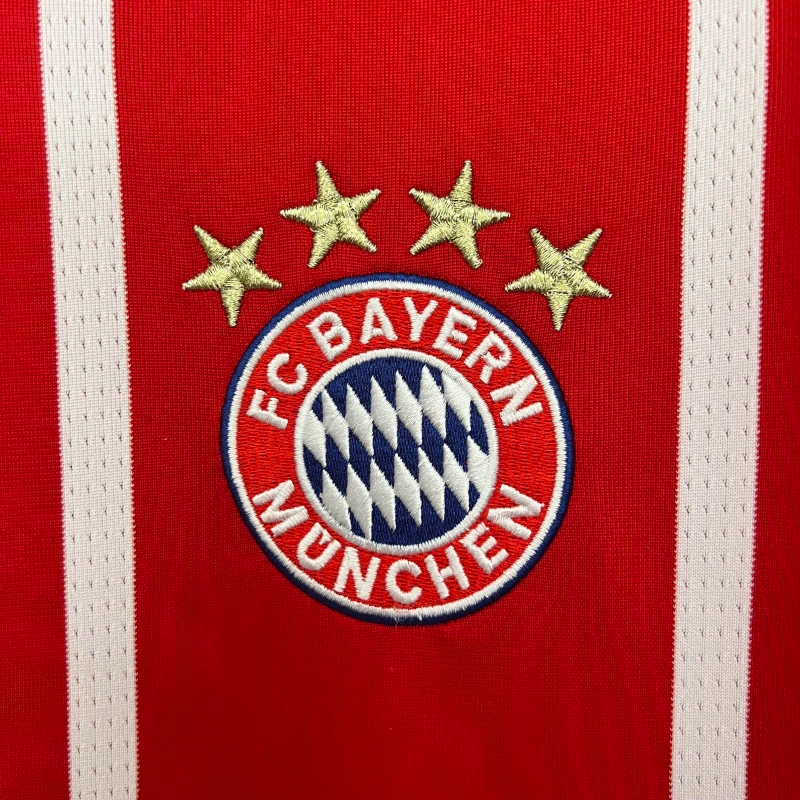 Bayern München 17/18 Home kit