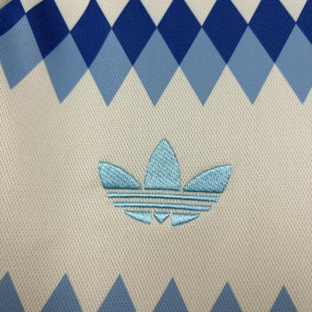Strasbourg 26/27 Away kit