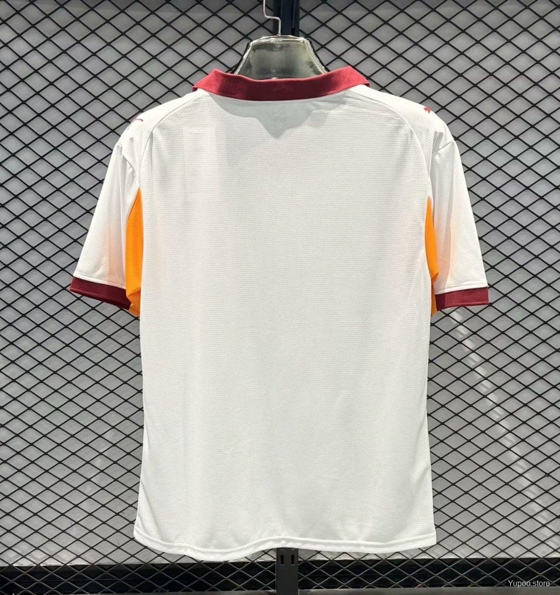 Galatasaray Away kit
