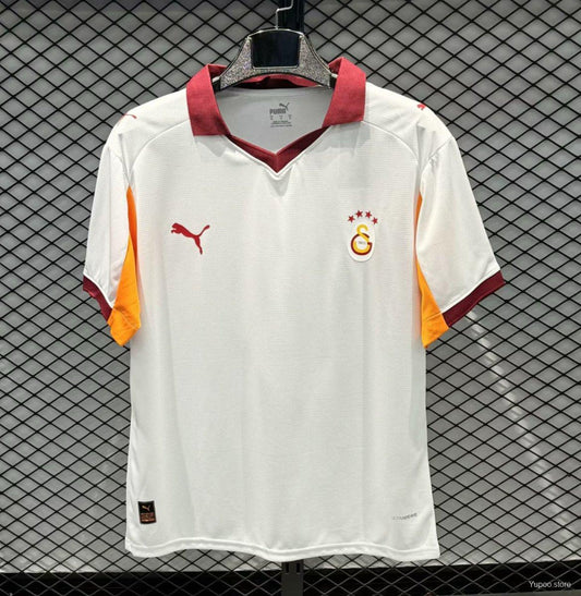 Galatasaray Away kit