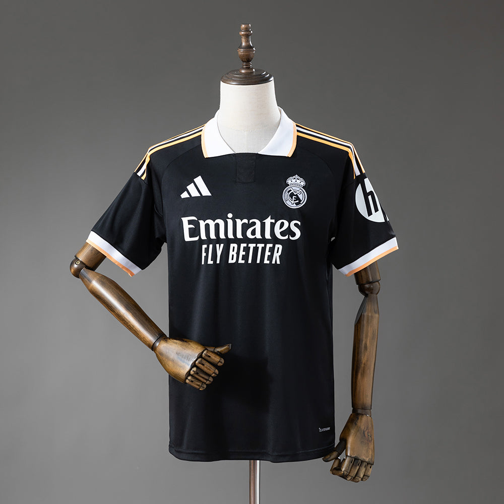 Real Madrid 26/27 Concept kit